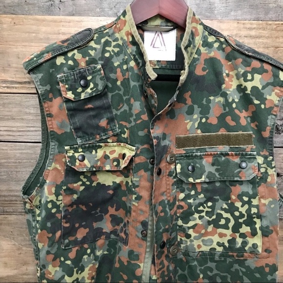 Camo Other - Street Style Camo Vest M